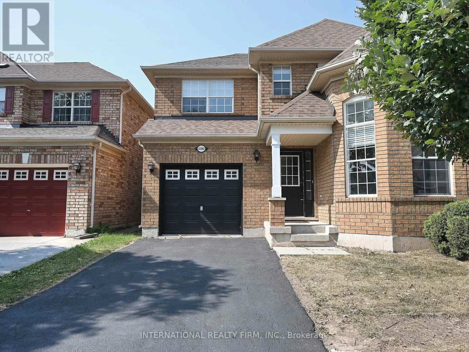 2382 FALKLAND CRESCENT