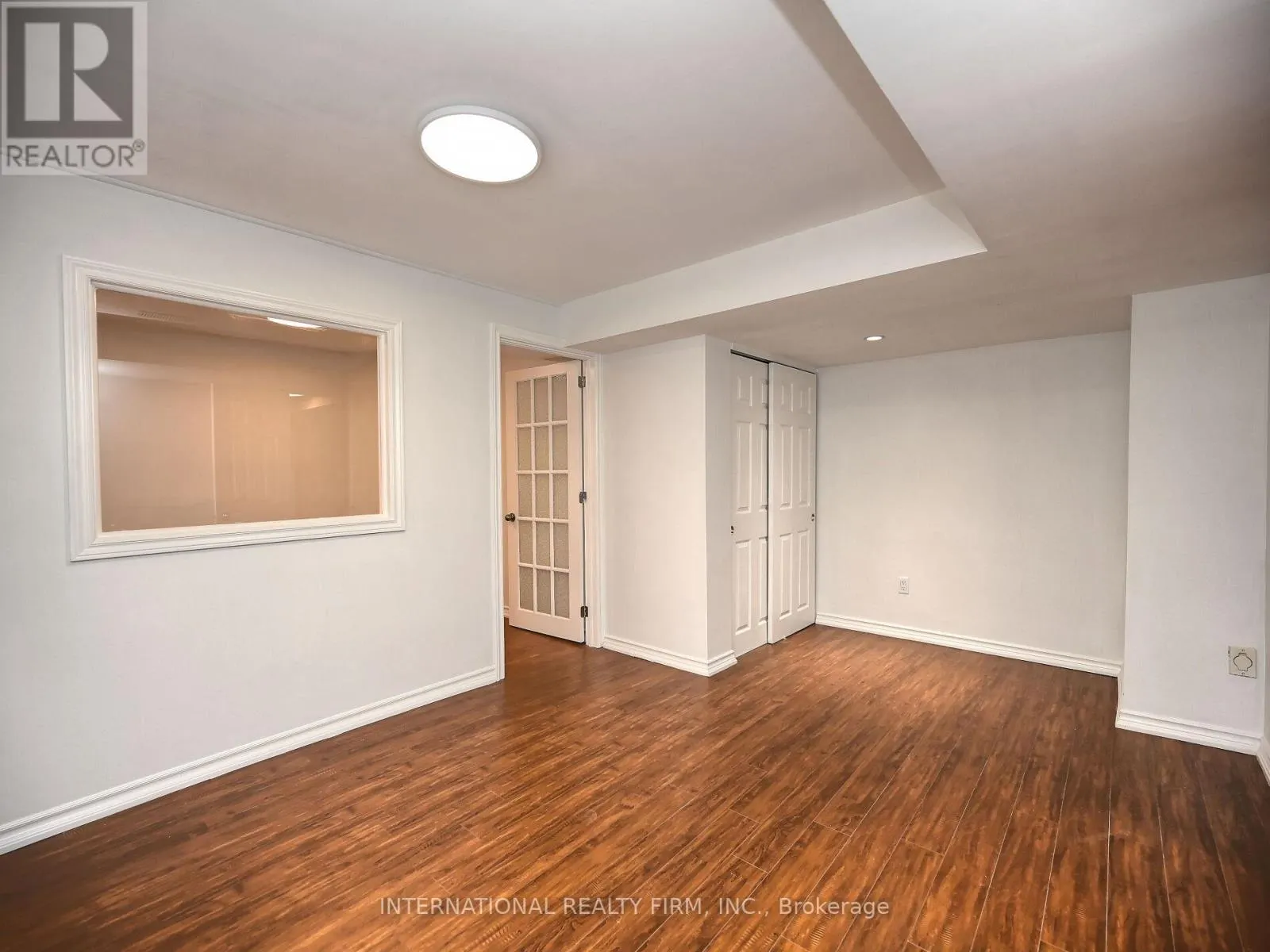 2382 FALKLAND CRESCENT
