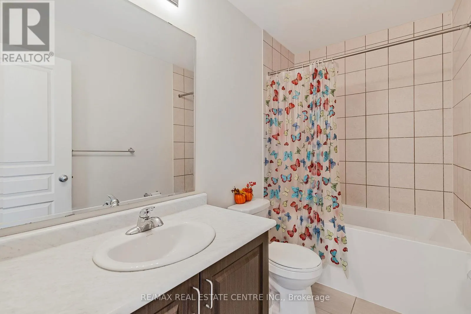 1525 CARR LANDING