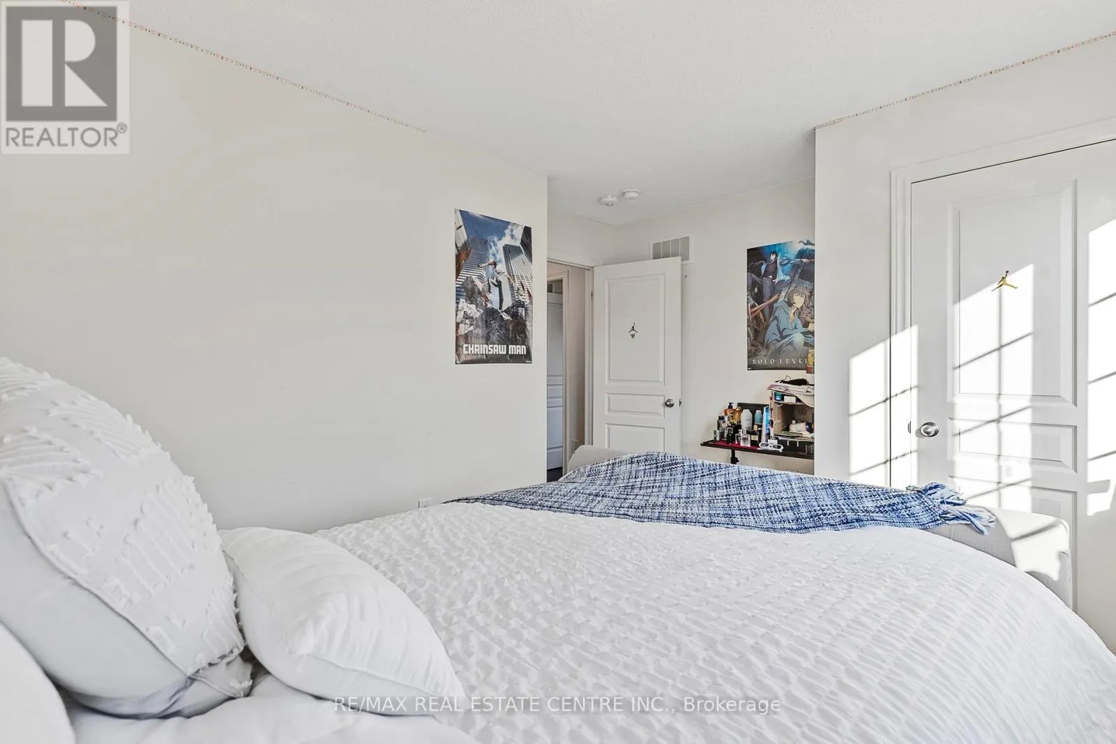 1525 CARR LANDING