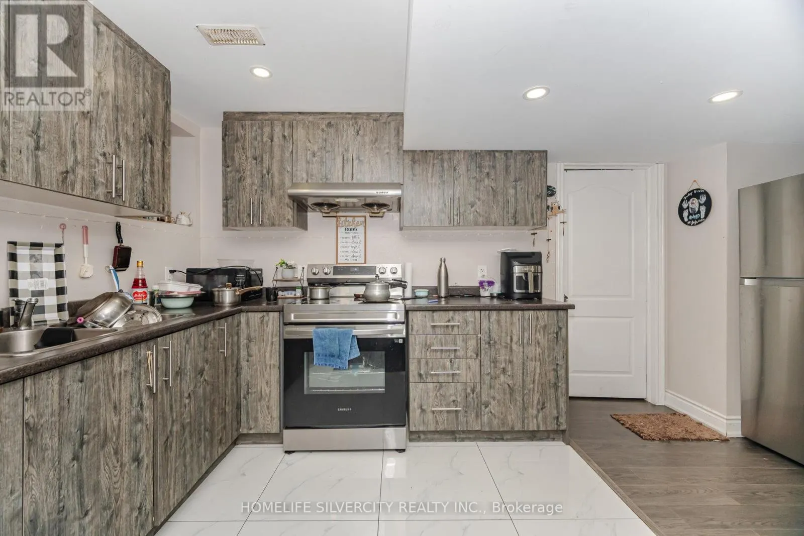 105 AYLESBURY DRIVE