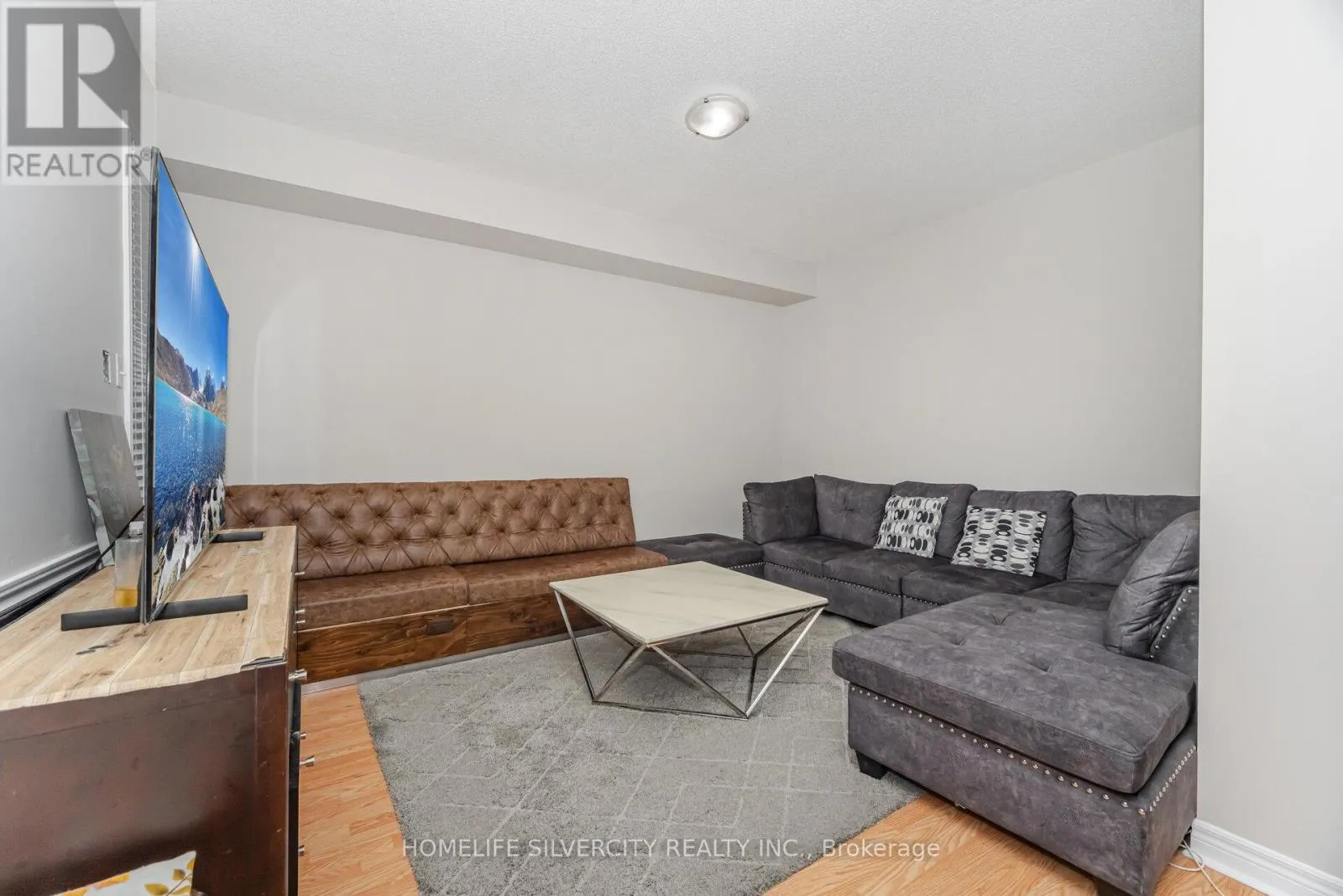 105 AYLESBURY DRIVE