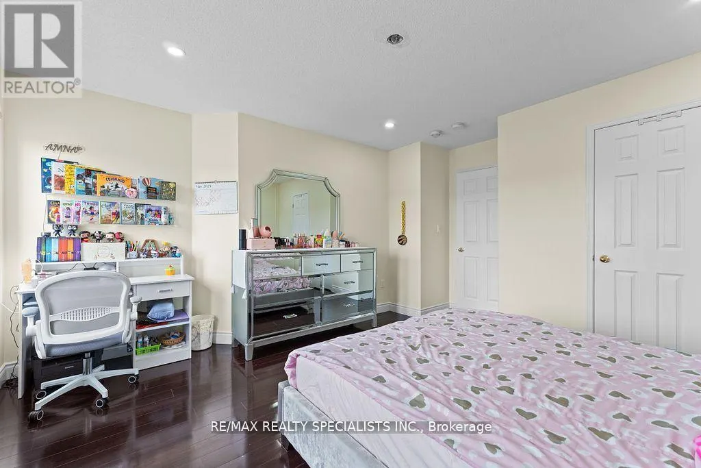 15 BROWNBUSH WAY
