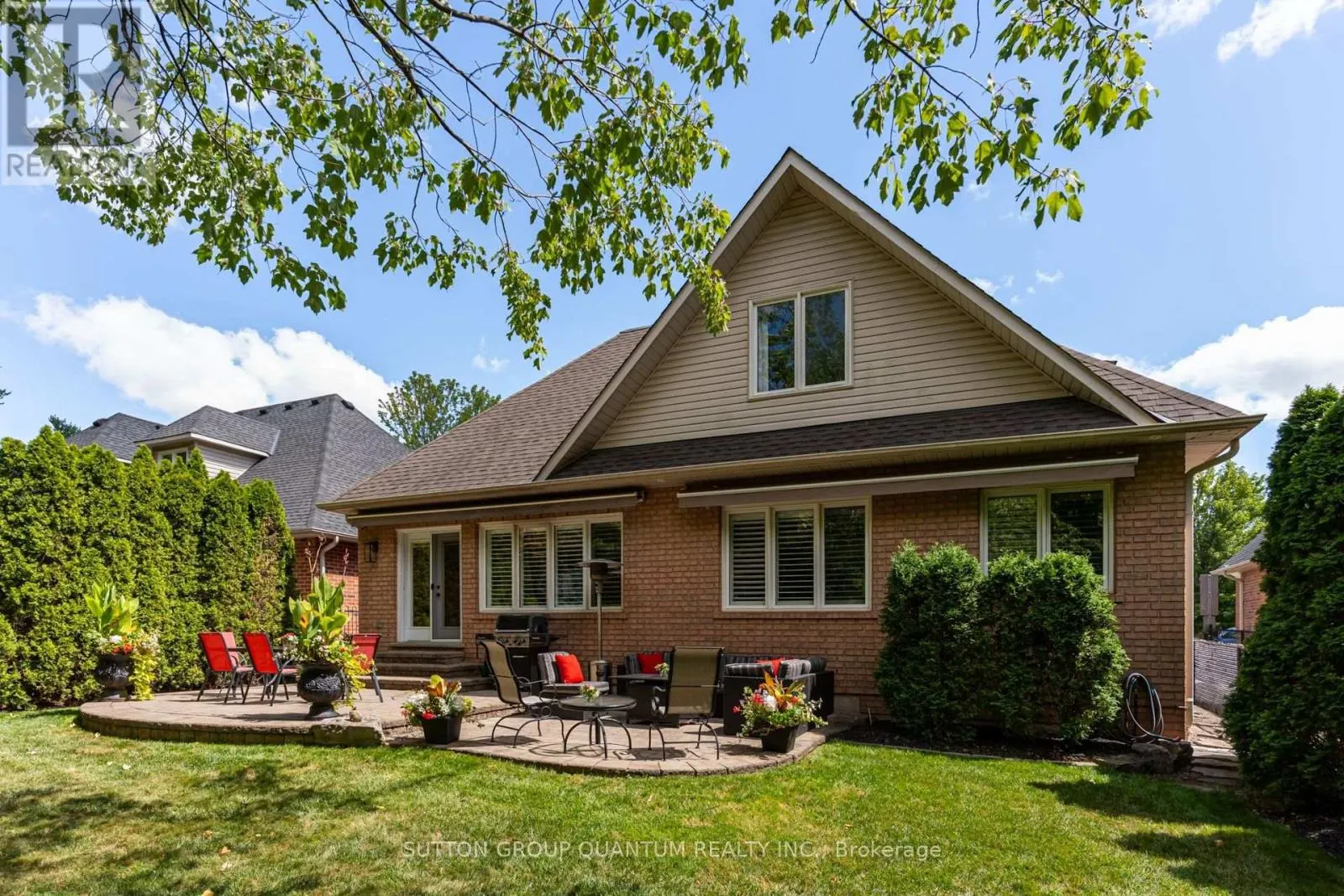 2372 RAVINE GATE