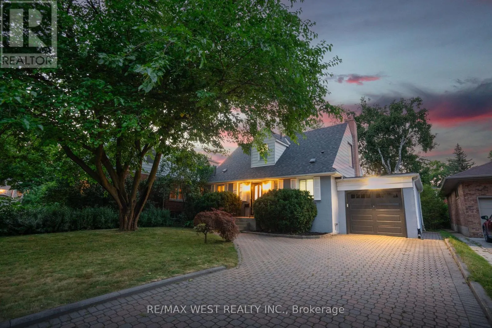 4 ELMVIEW COURT