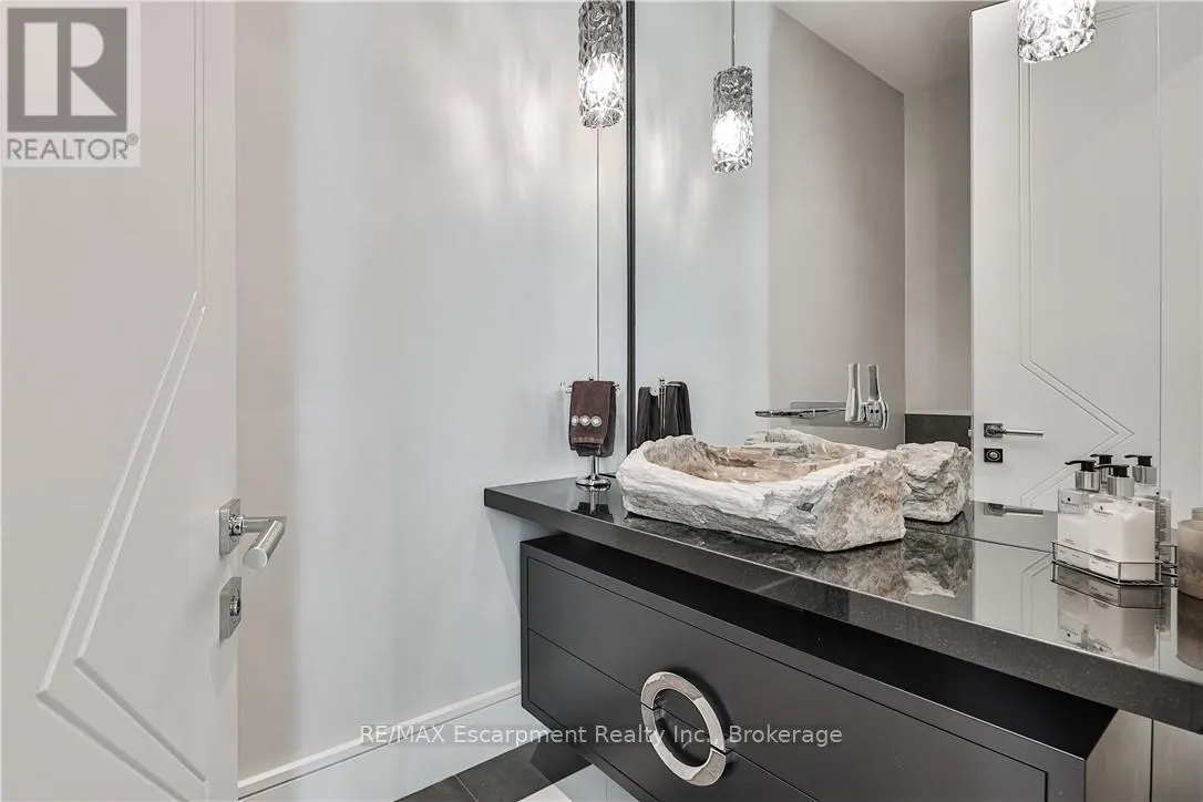 2250 CHANCERY LANE W