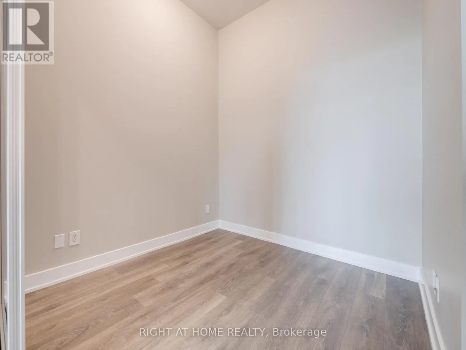 223 - 2489 TAUNTON ROAD