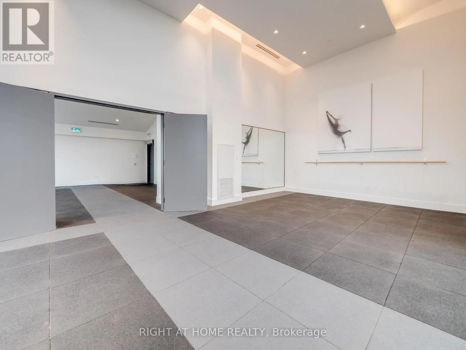 223 - 2489 TAUNTON ROAD