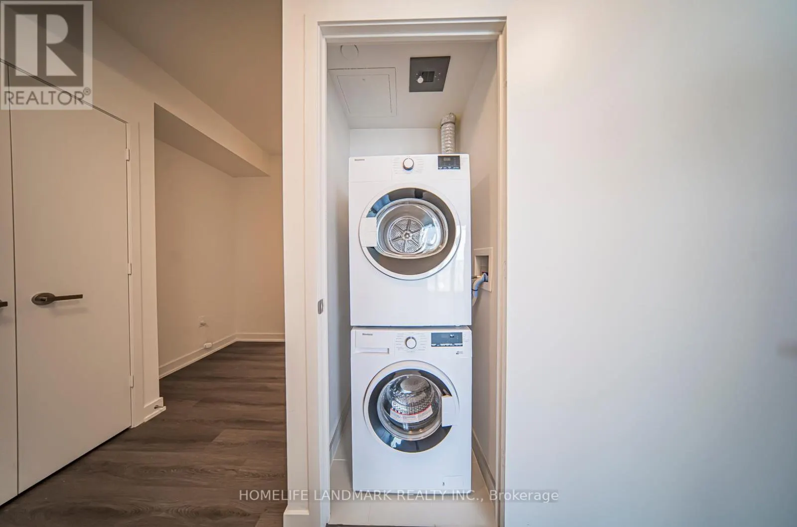 #1801 - 3883 QUARTZ ROAD