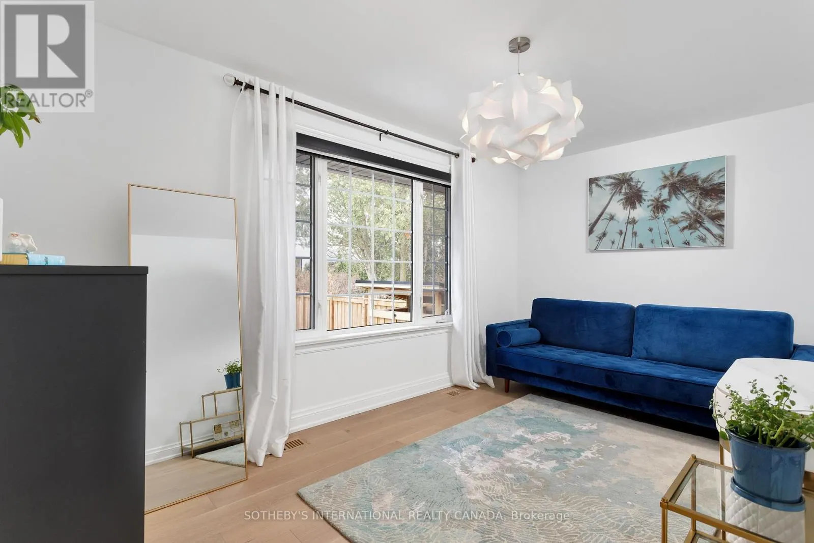 15 RAVENSBOURNE CRESCENT