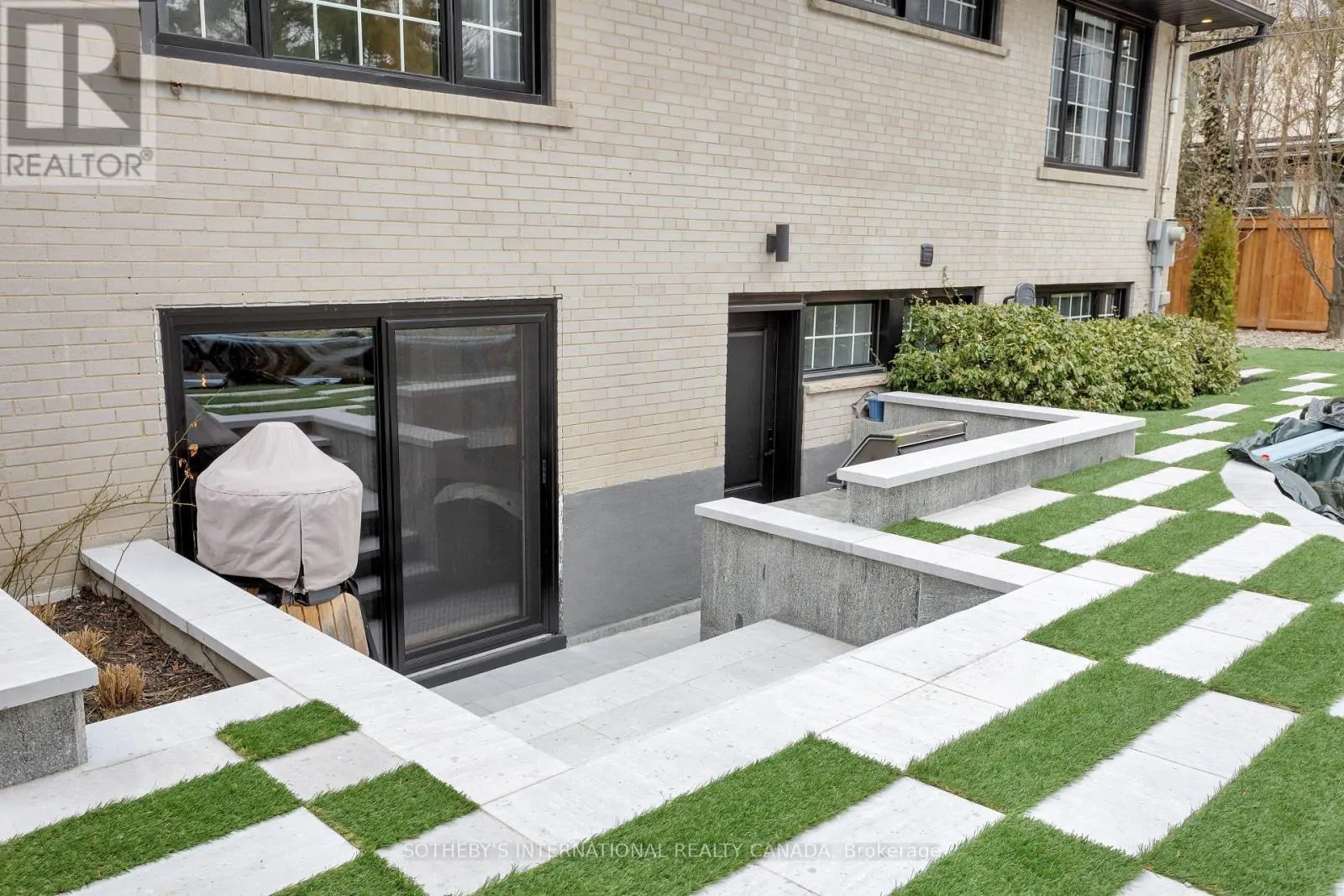 15 RAVENSBOURNE CRESCENT