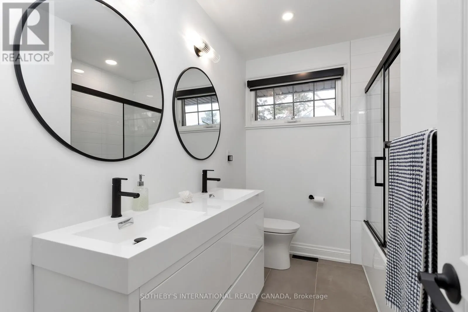 15 RAVENSBOURNE CRESCENT