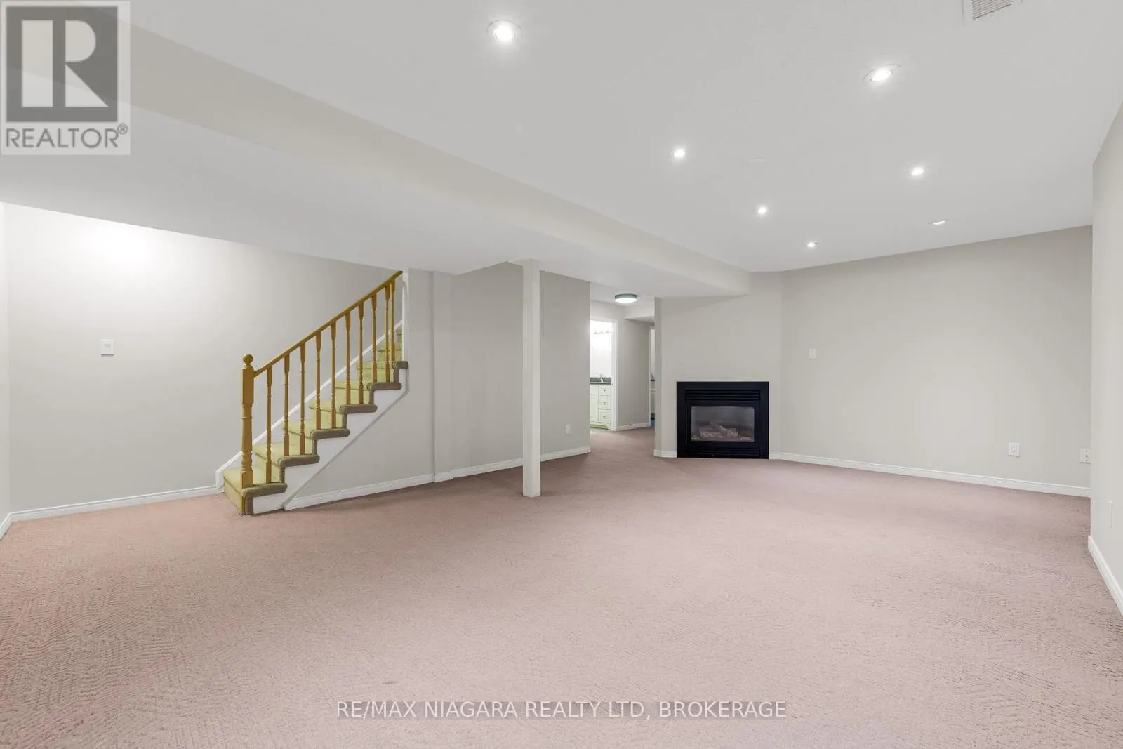 34 - 3333 NEW STREET, #34