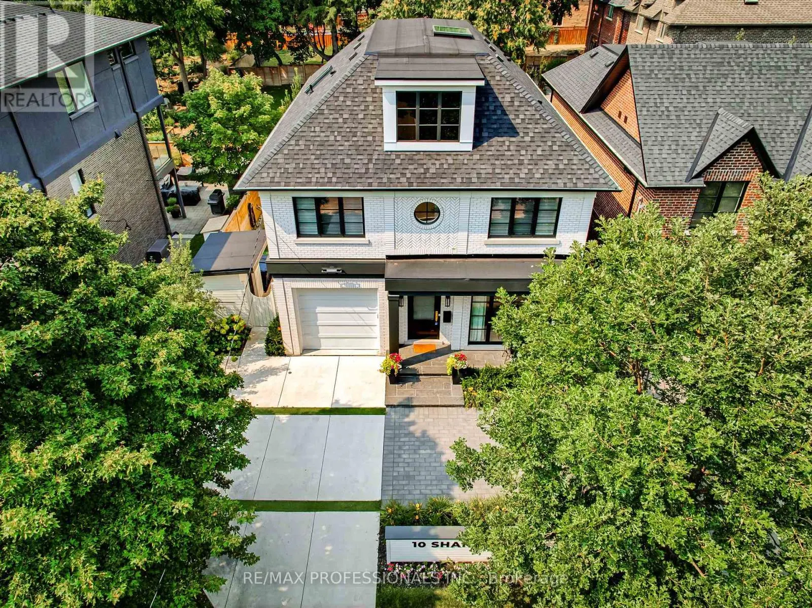 10 SHAND AVENUE