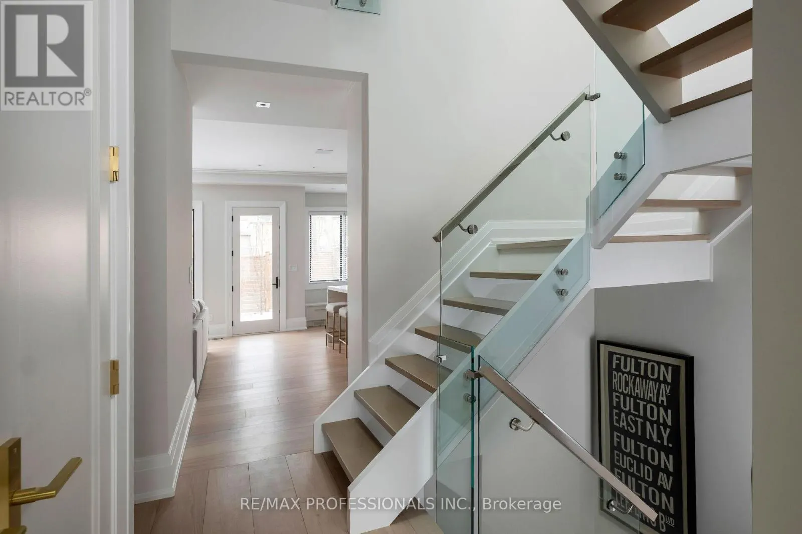 10 SHAND AVENUE
