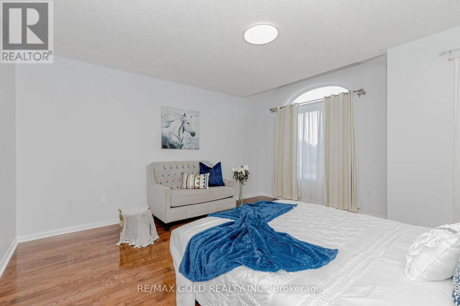 7399 TERRAGAR BOULEVARD