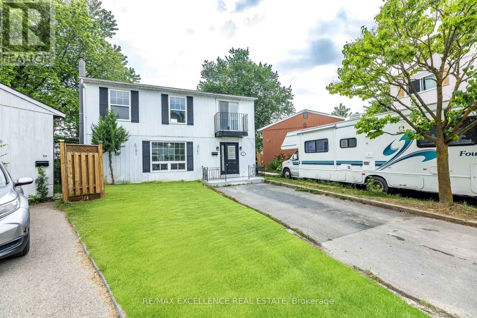 20 HEDGESON COURT