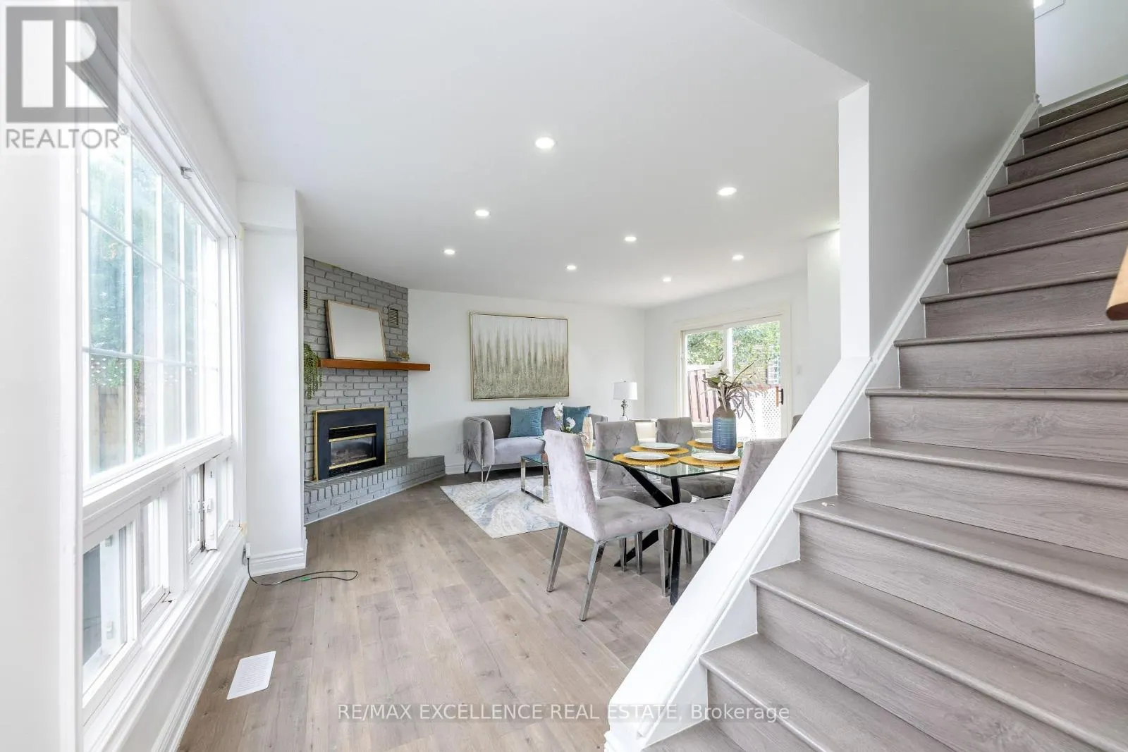 20 HEDGESON COURT
