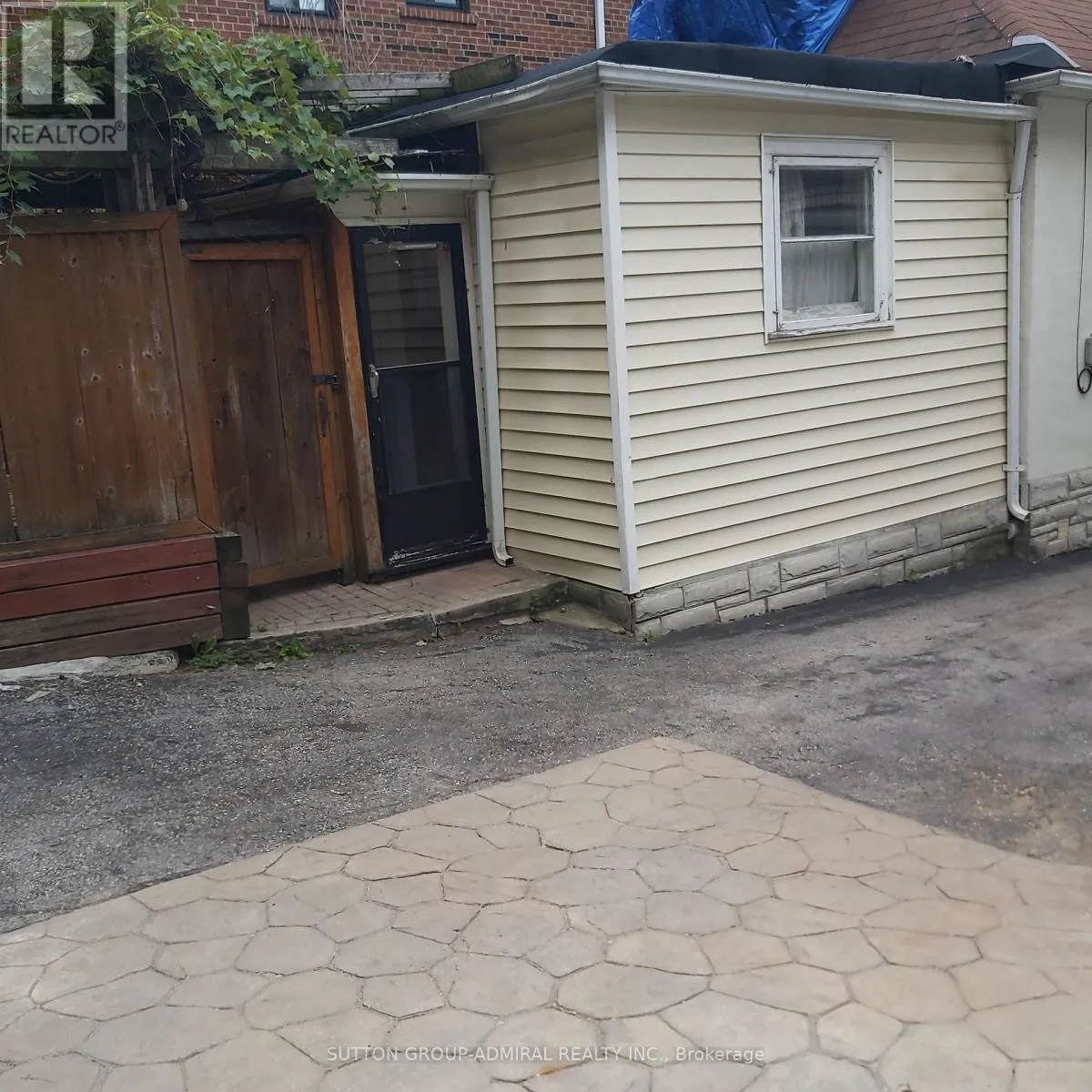 18 PRESTON ROAD