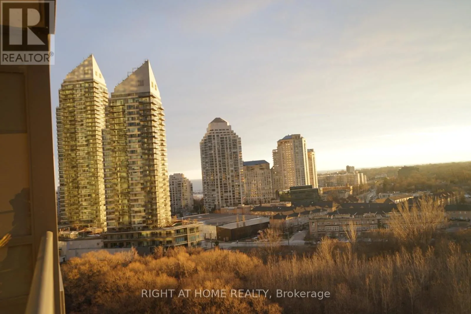 1104 - 36 PARK LAWN ROAD