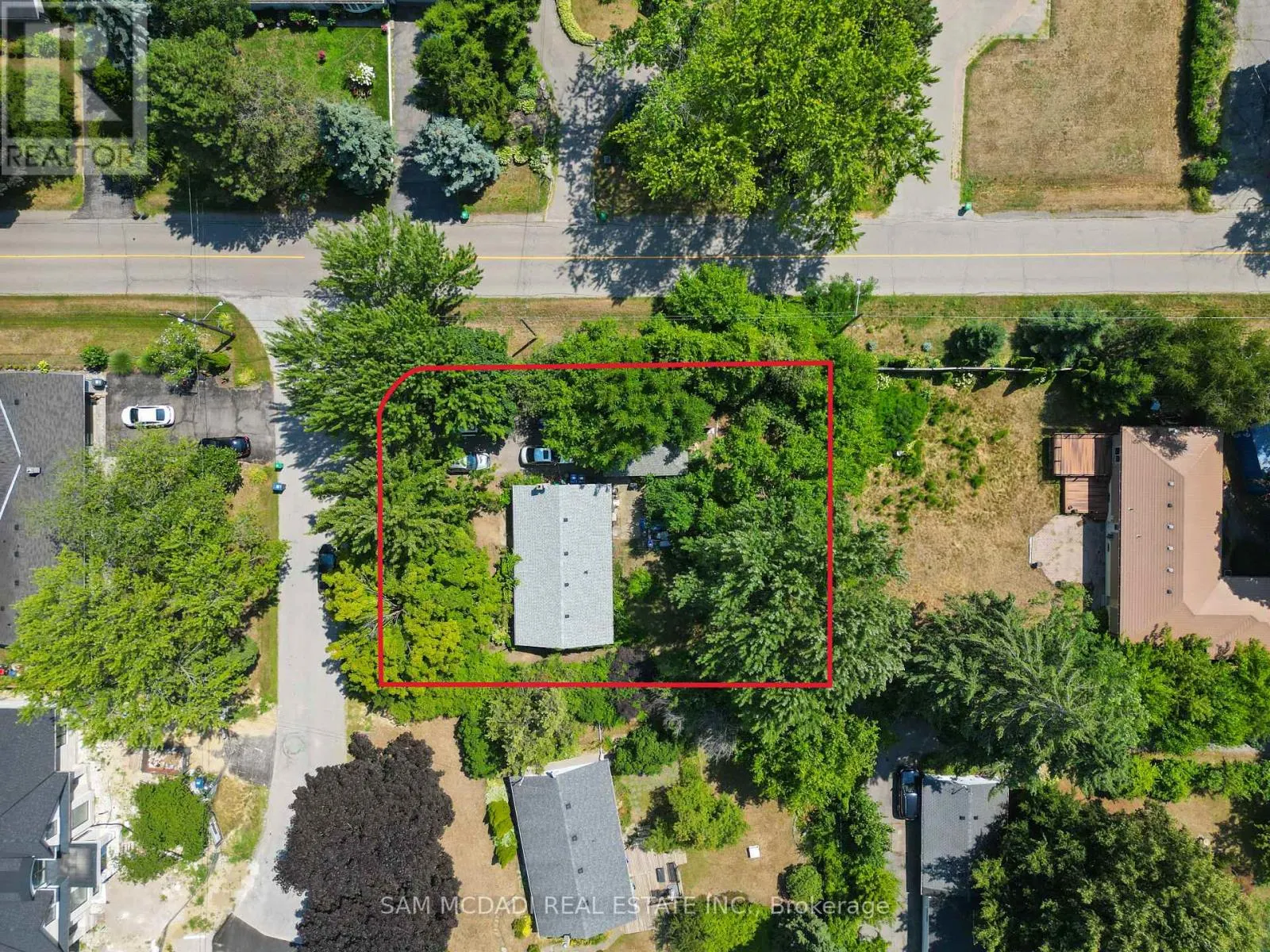 1610 MAGENTA COURT