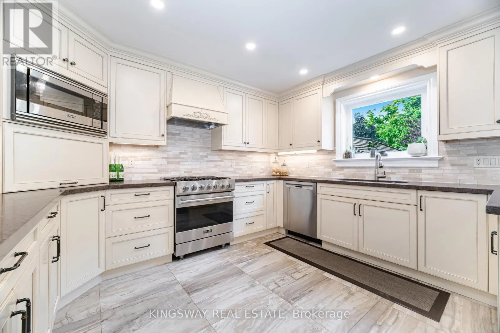 2246 GRAND RAVINE DRIVE