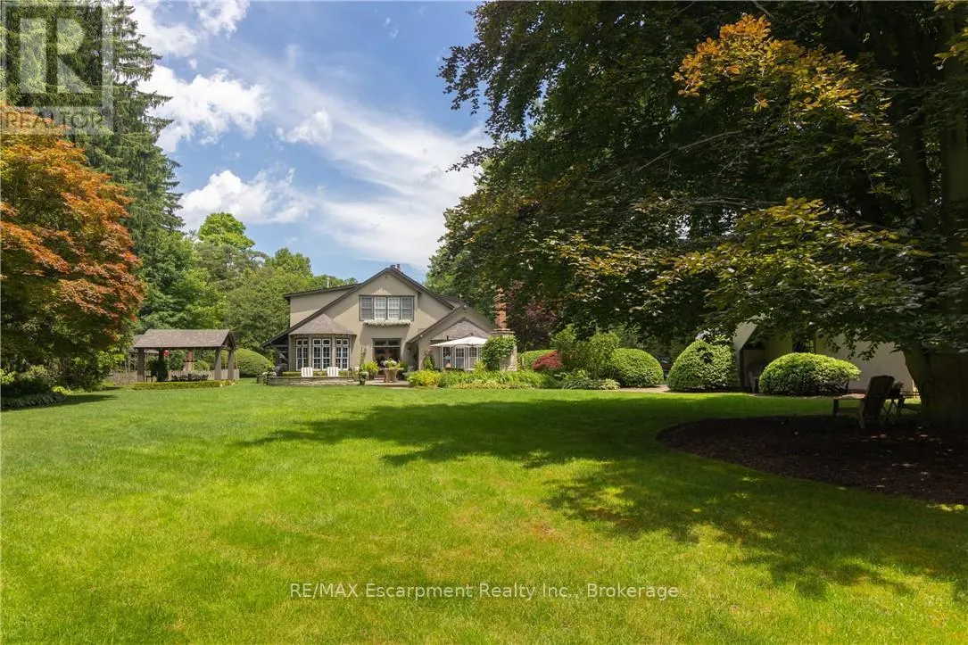 2055 LAKESHORE ROAD E