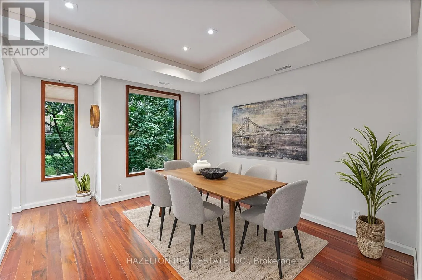 32 REGAL ROAD