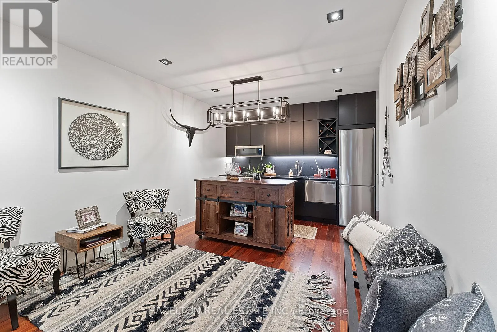 32 REGAL ROAD
