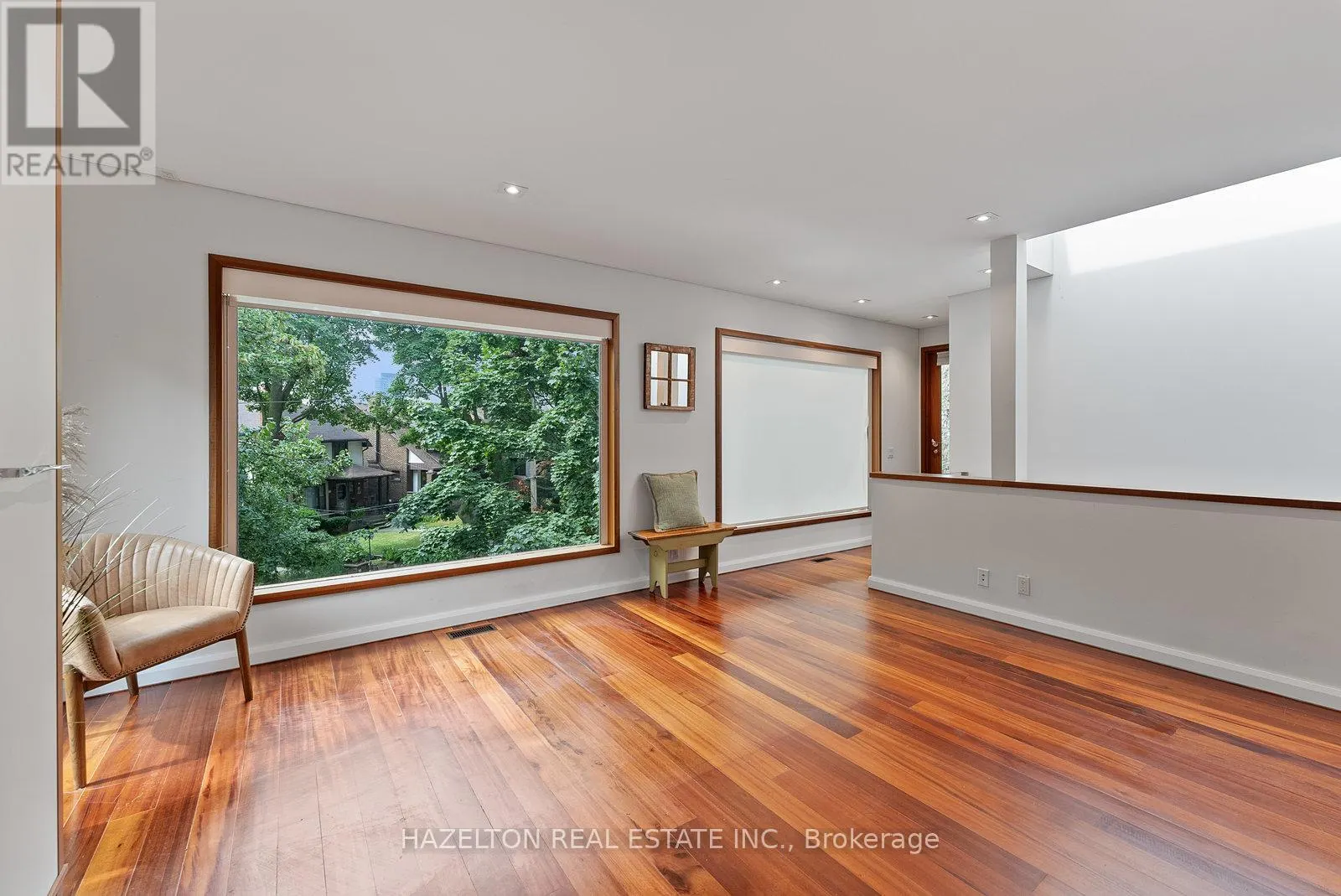 32 REGAL ROAD