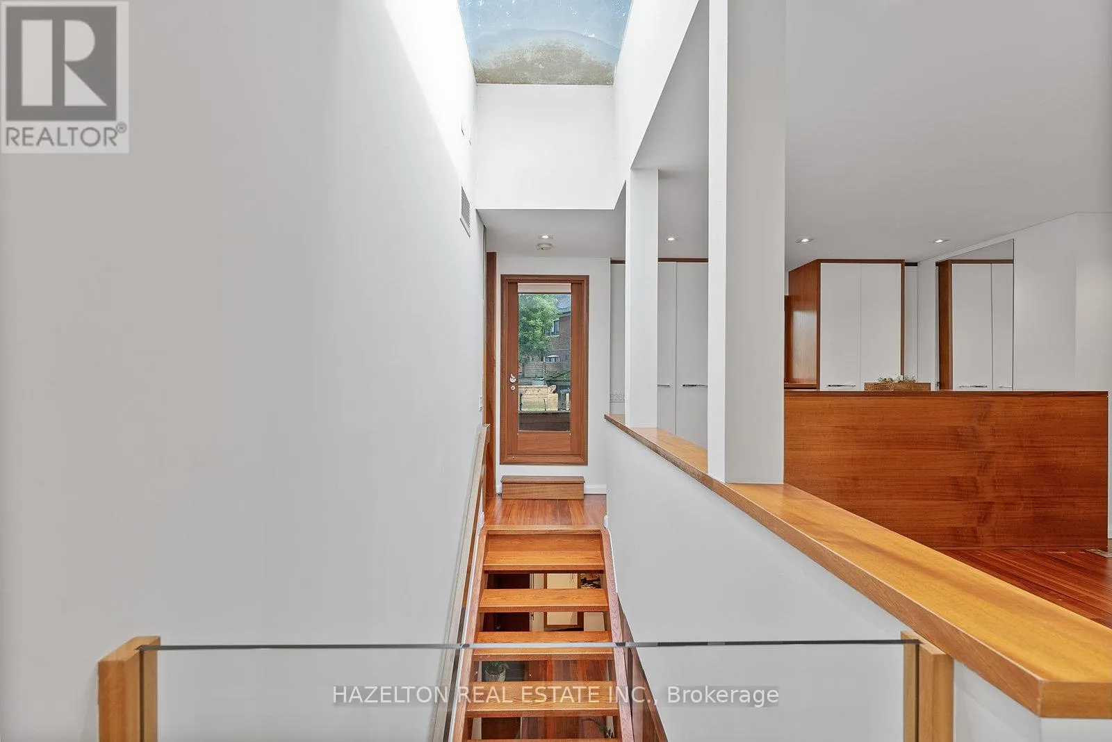 32 REGAL ROAD
