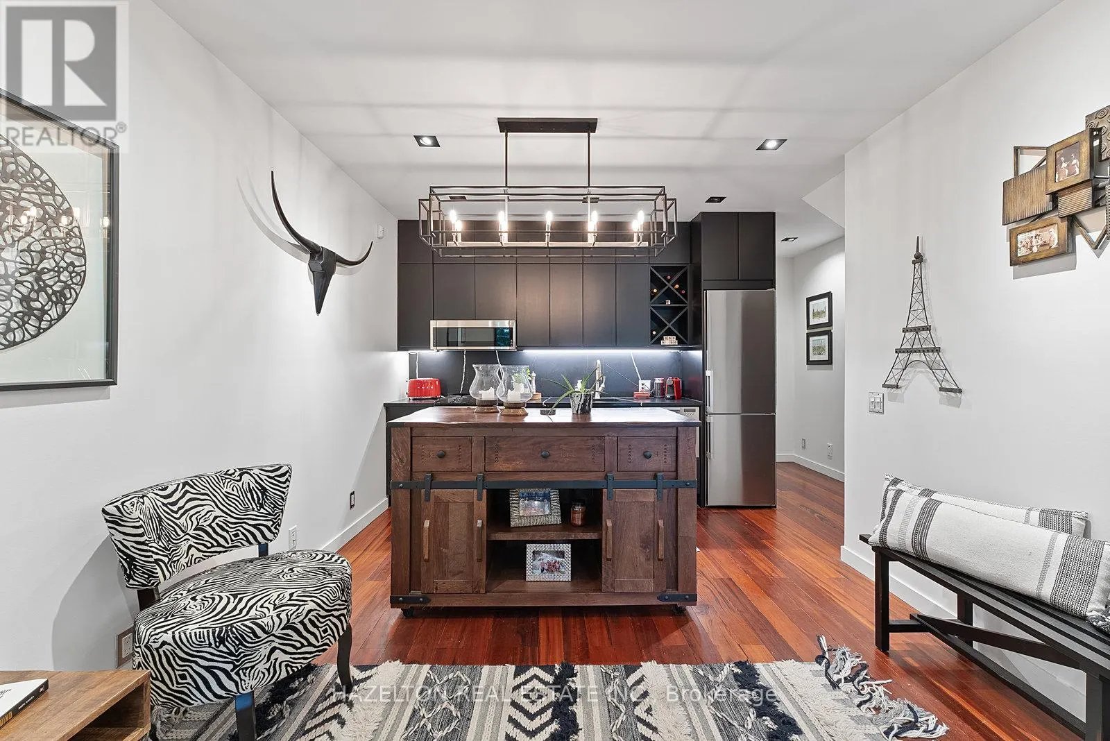 32 REGAL ROAD
