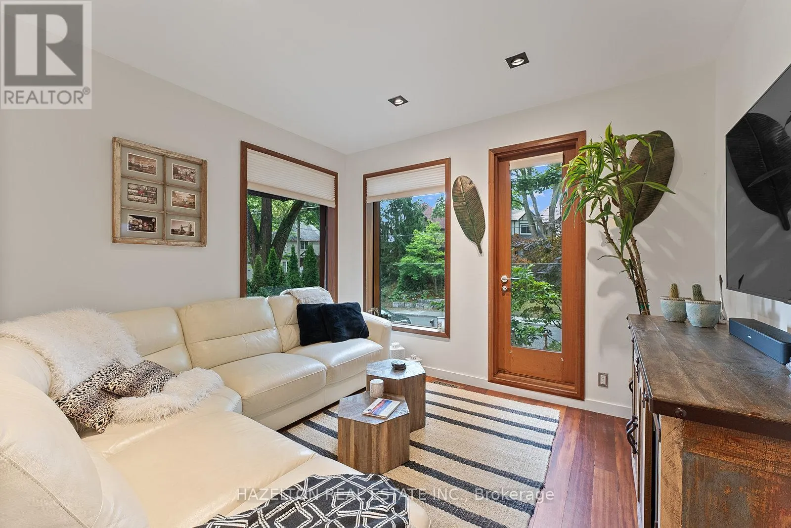 32 REGAL ROAD
