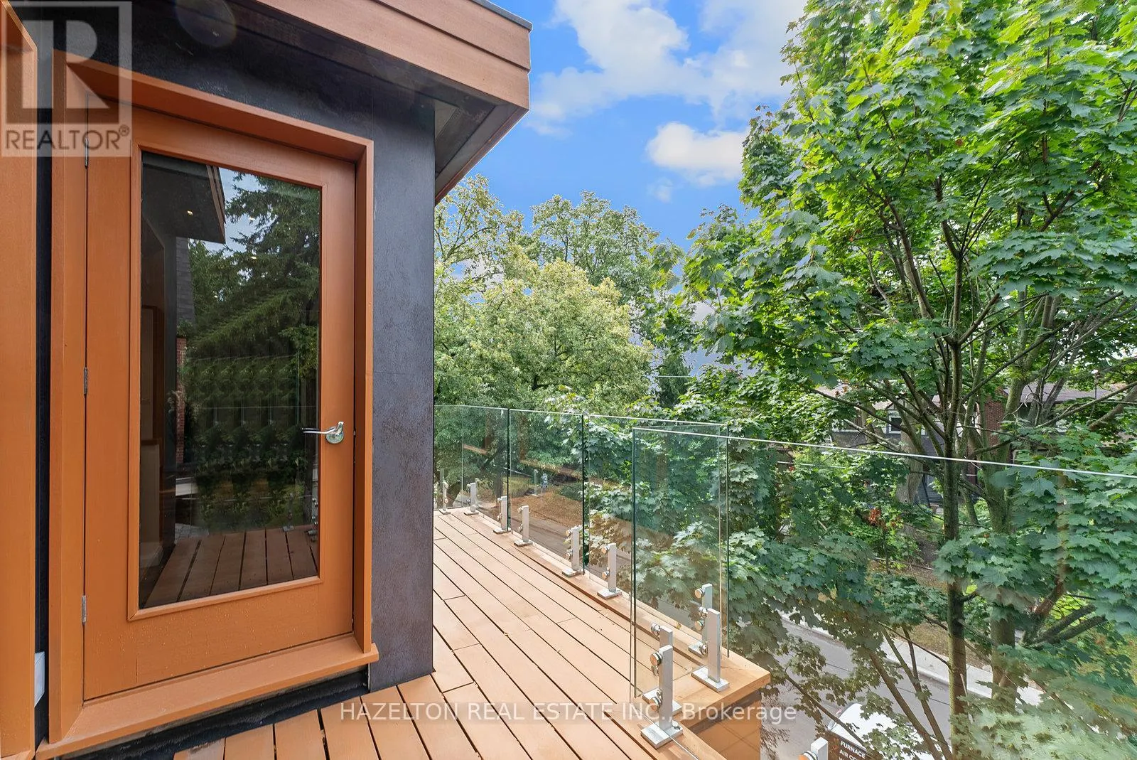 32 REGAL ROAD