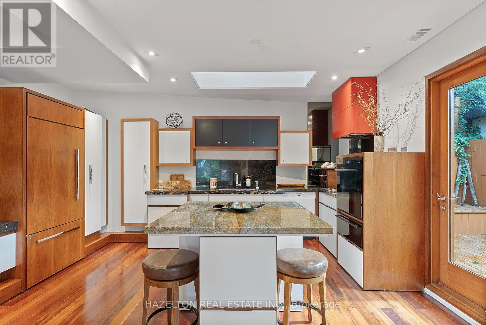 32 REGAL ROAD