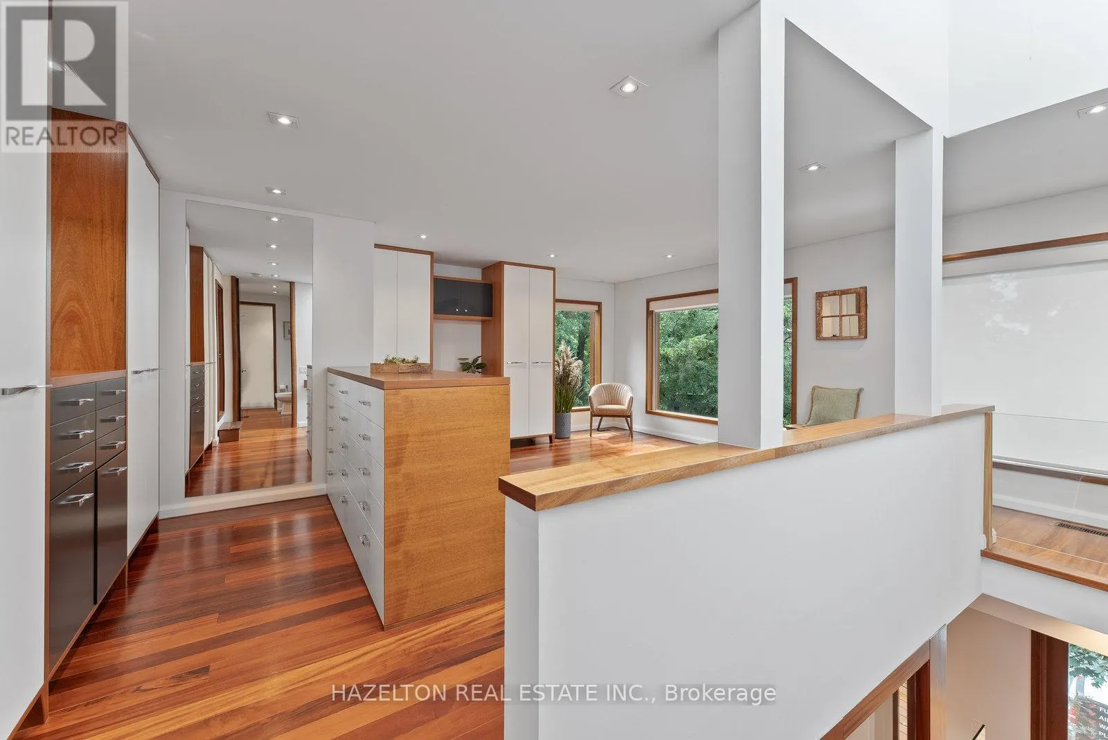 32 REGAL ROAD