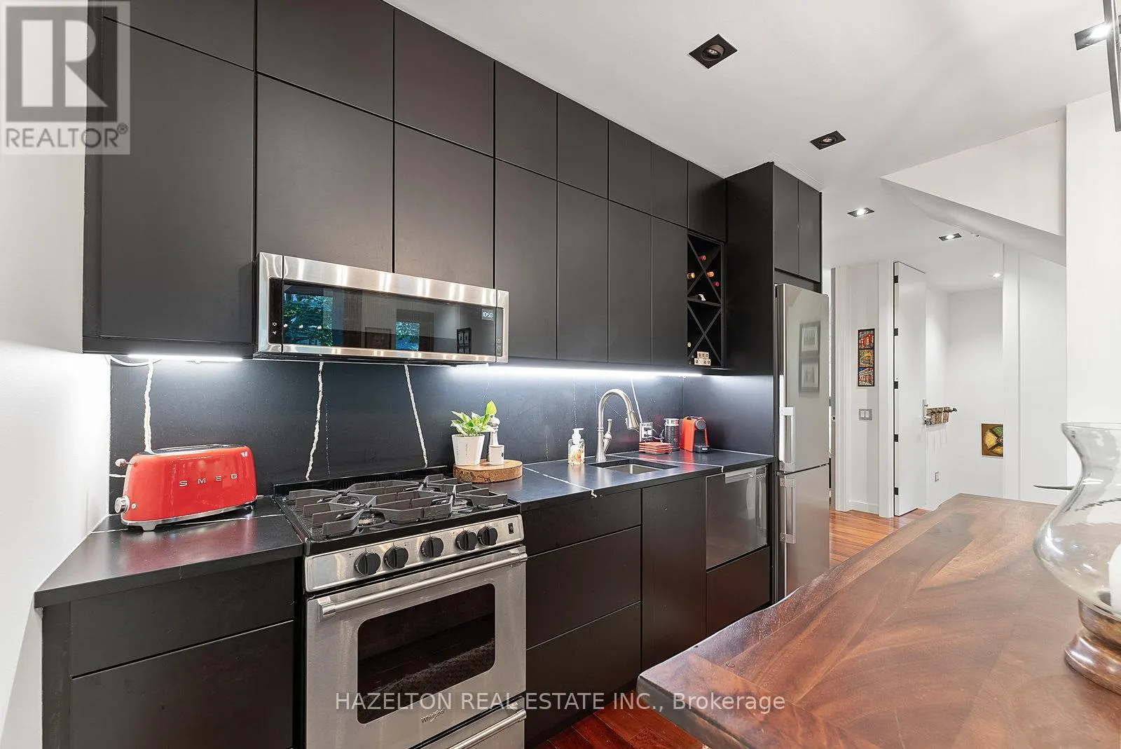 32 REGAL ROAD