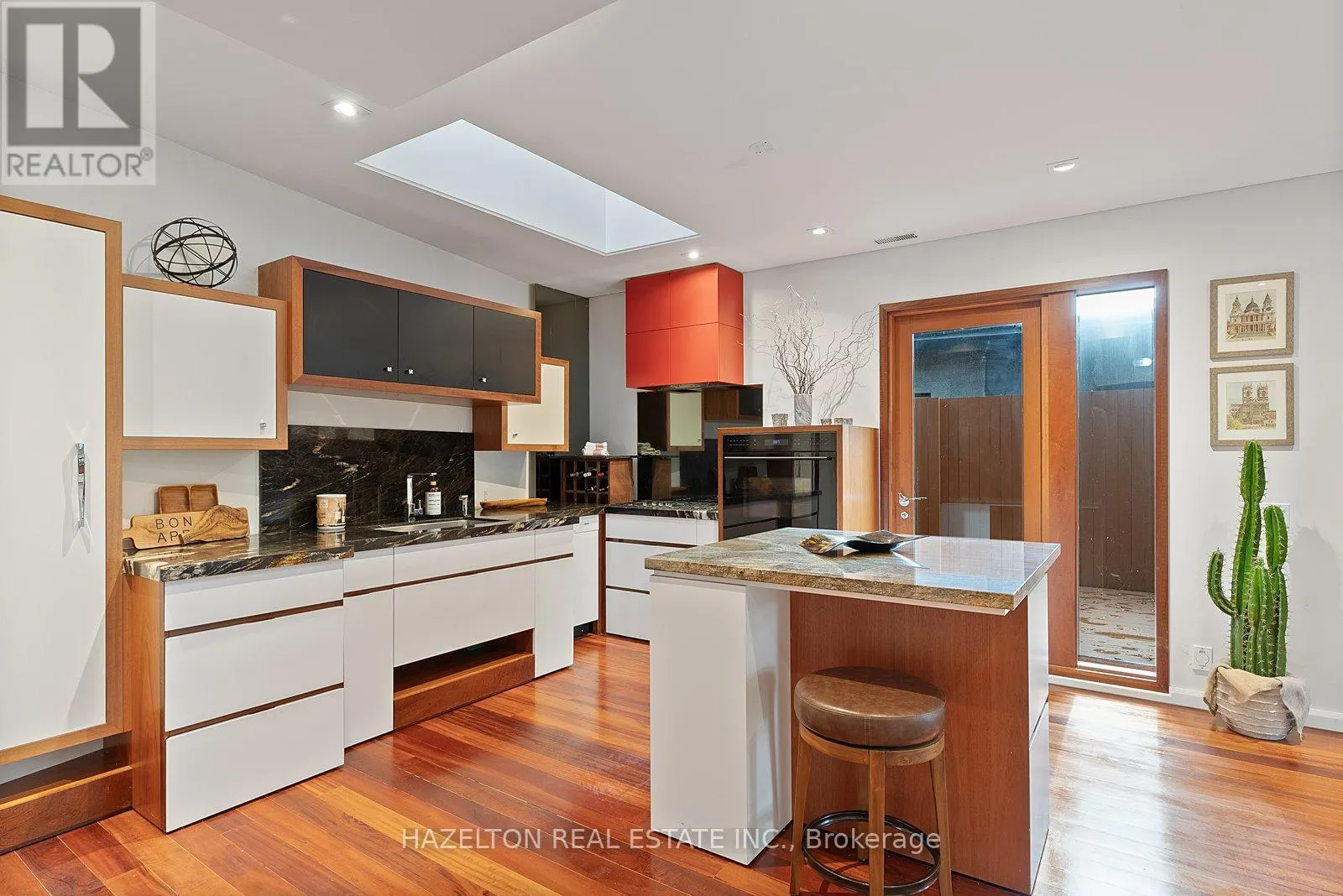32 REGAL ROAD
