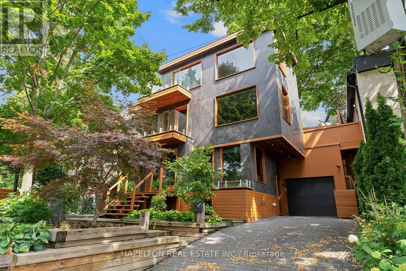 32 REGAL ROAD