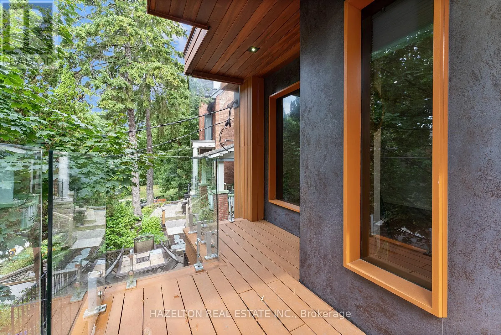 32 REGAL ROAD