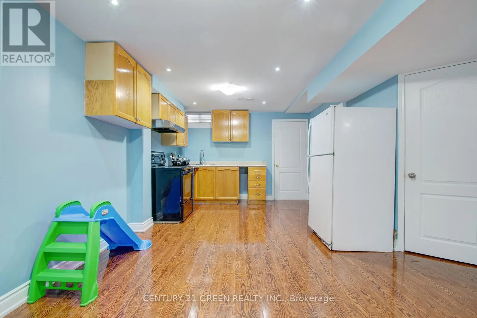 26 OATFIELD ROAD