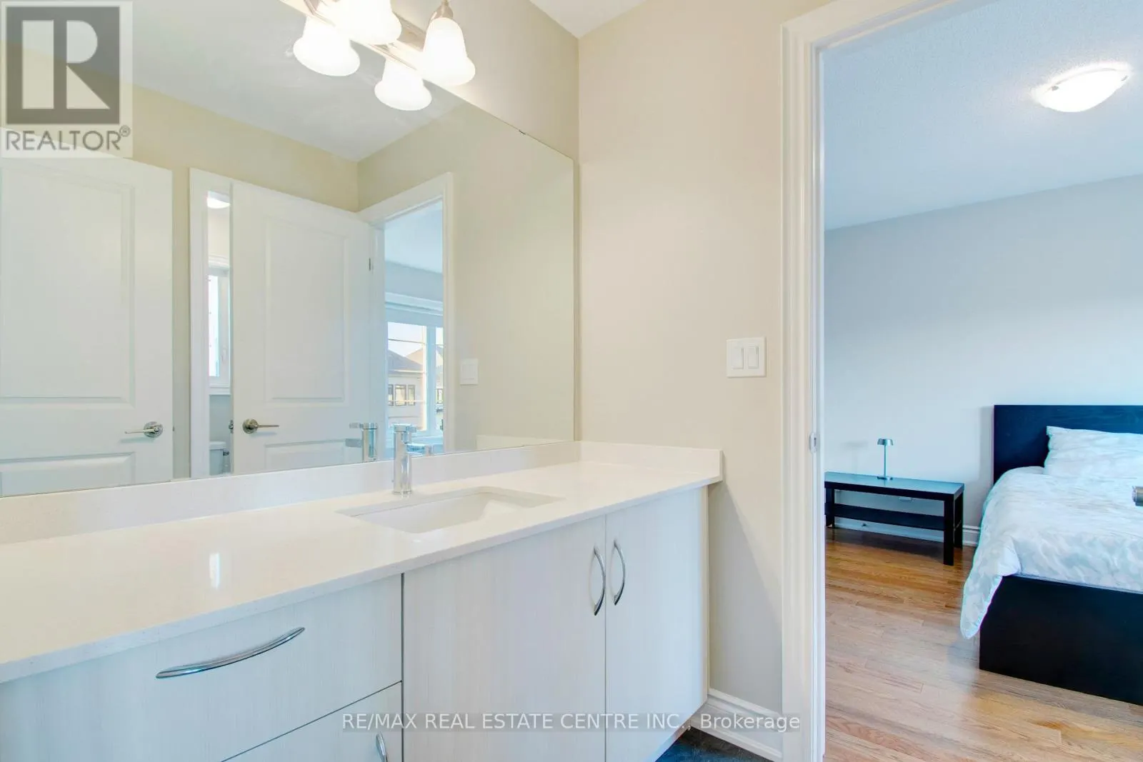 14 IXWORTH CIRCLE