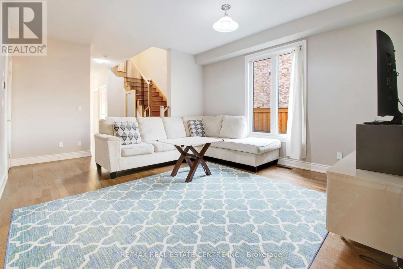 14 IXWORTH CIRCLE