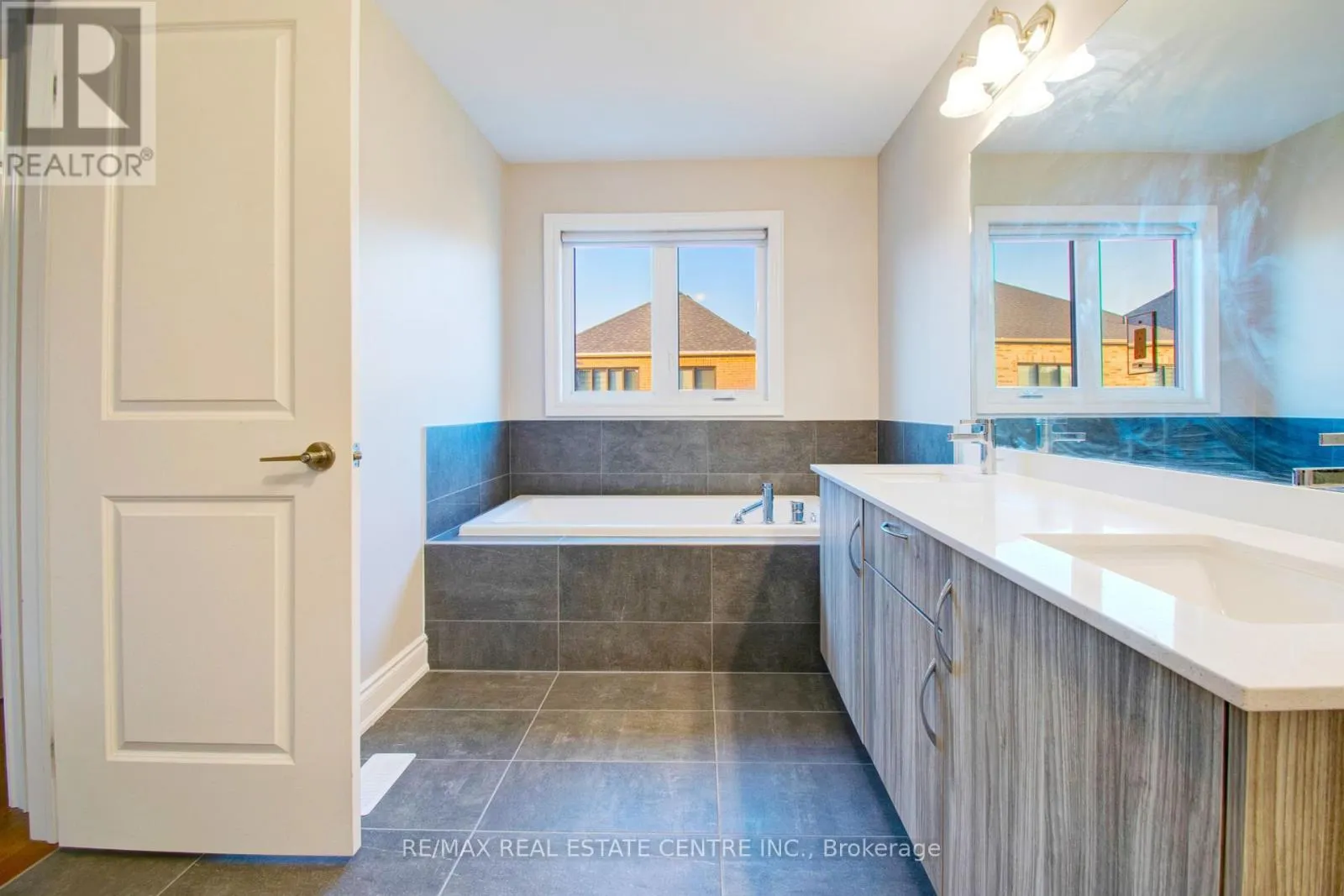 14 IXWORTH CIRCLE