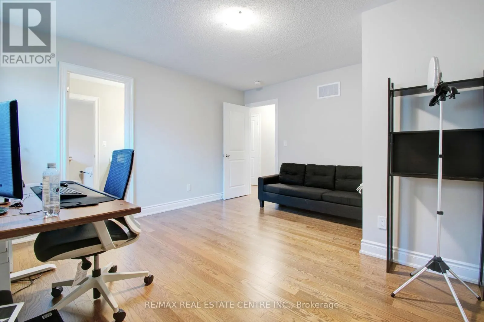 14 IXWORTH CIRCLE