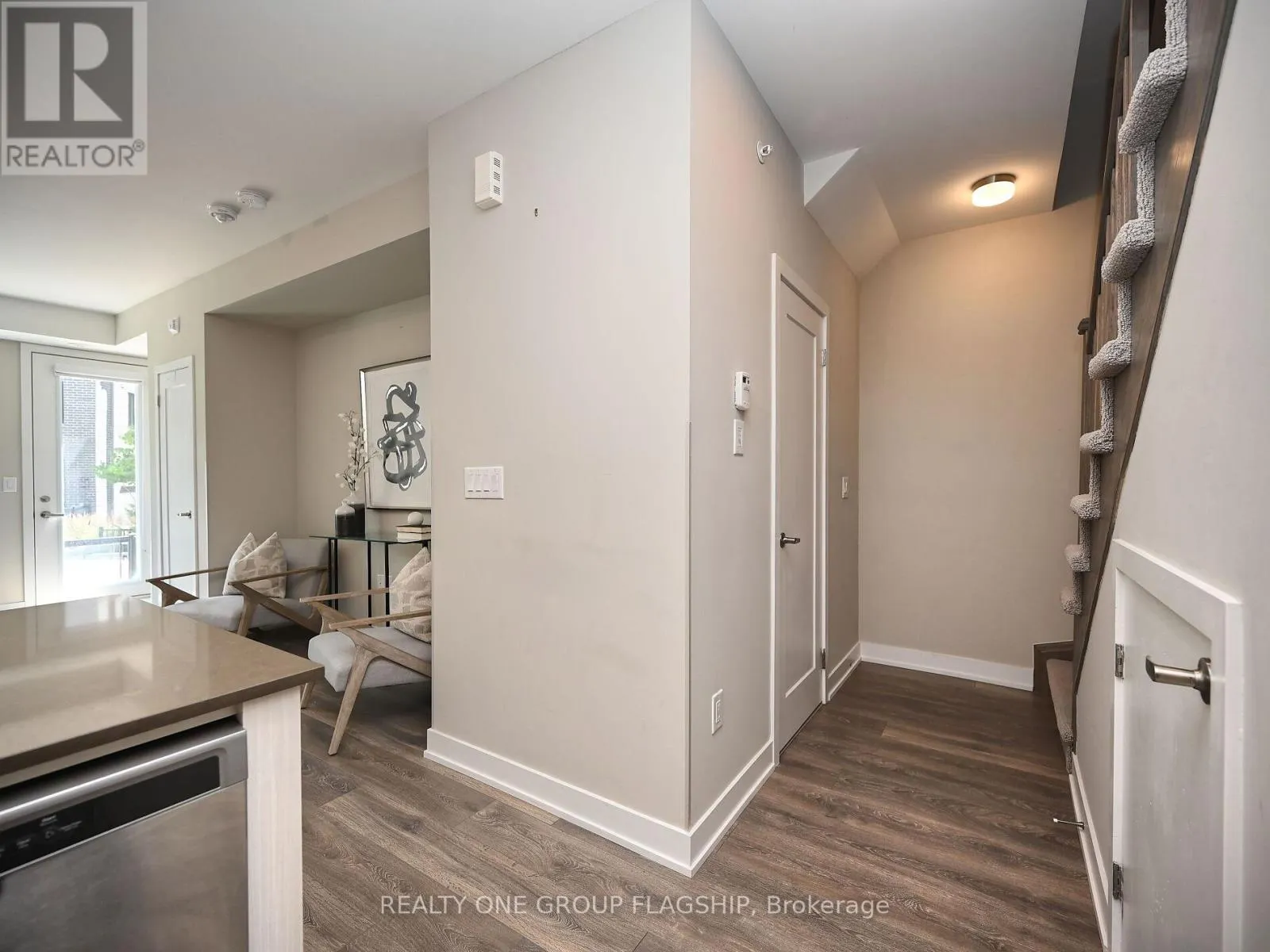 3 - 3492 WIDDICOMBE WAY
