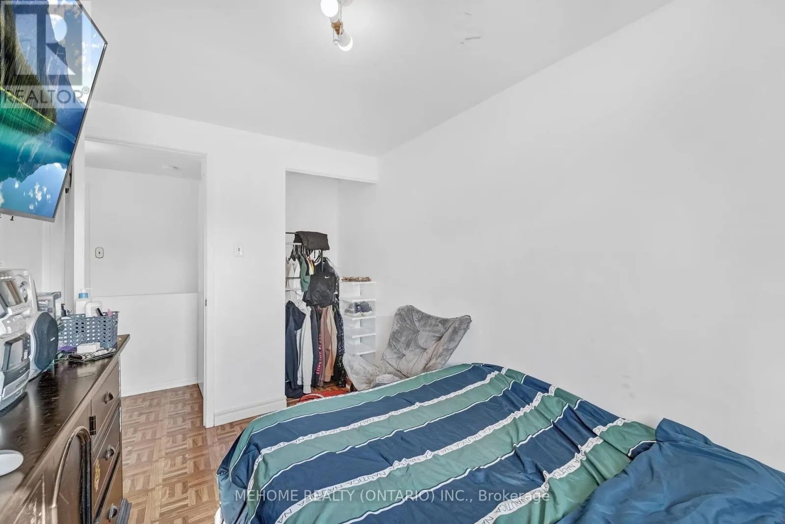19 - 46 DEARBOURNE BOULEVARD