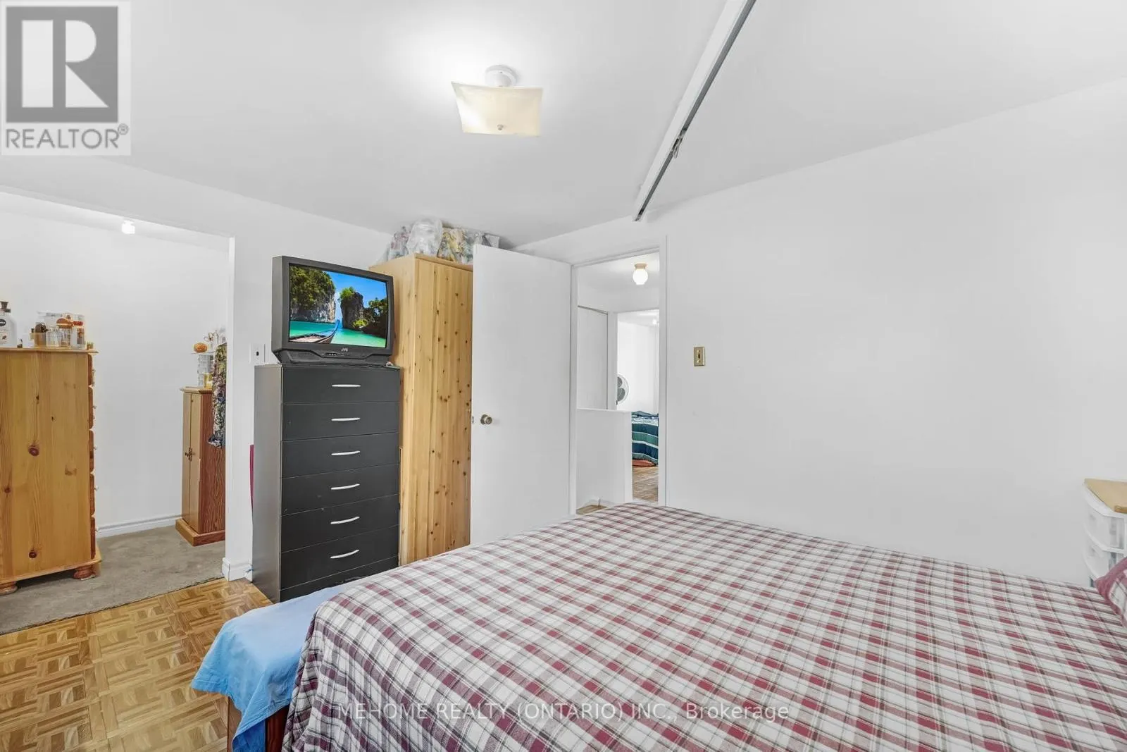 19 - 46 DEARBOURNE BOULEVARD