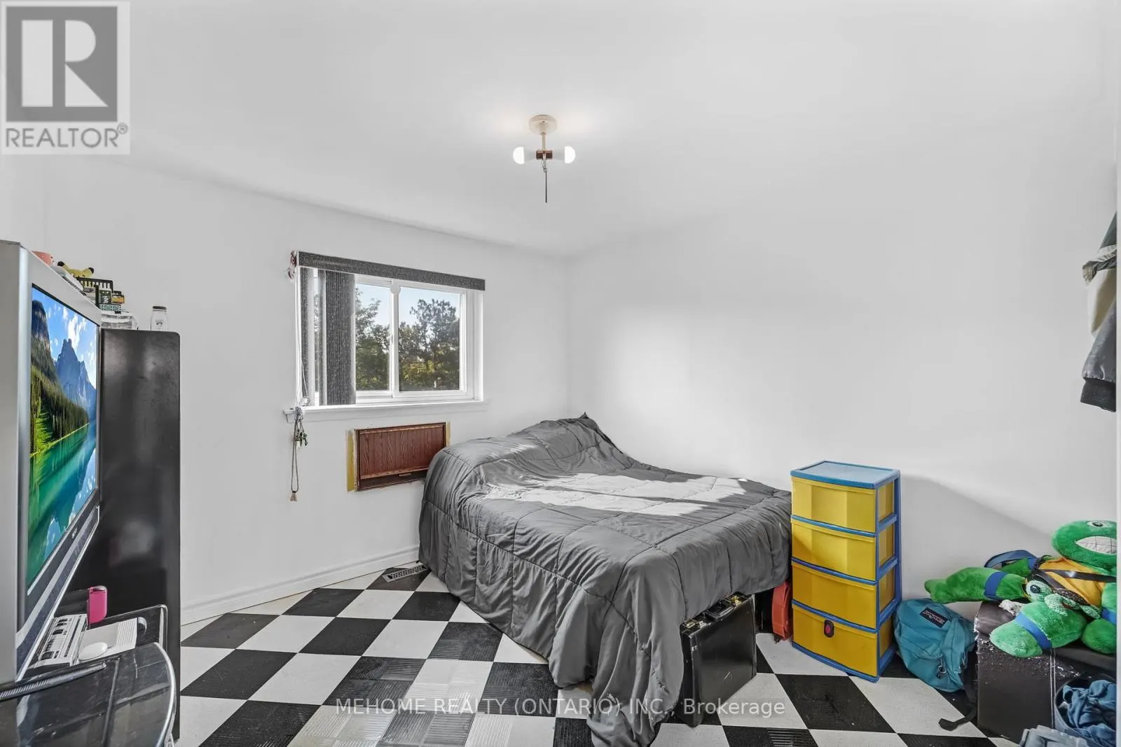 19 - 46 DEARBOURNE BOULEVARD