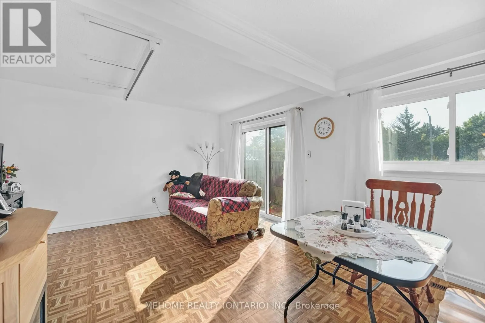 19 - 46 DEARBOURNE BOULEVARD